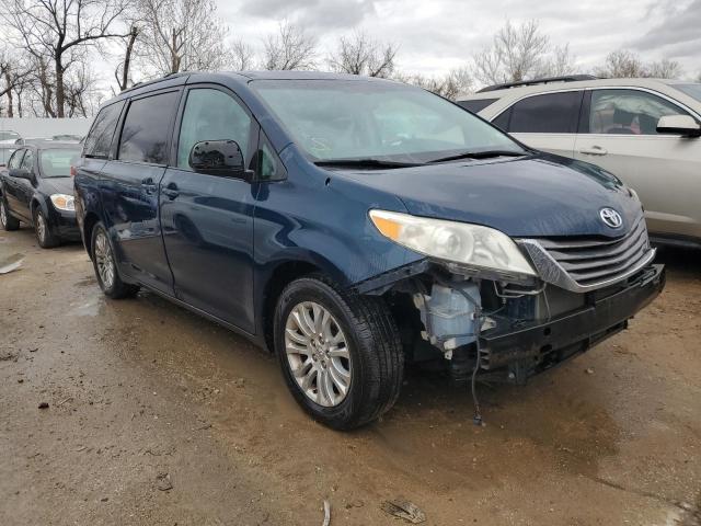 5TDYK3DC2BS022469 - 2011 TOYOTA SIENNA XLE BLUE photo 4