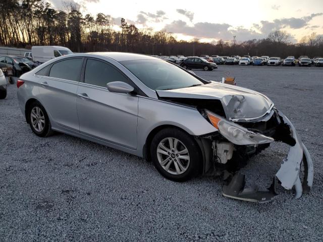 5NPEB4AC0DH589365 - 2013 HYUNDAI SONATA GLS SILVER photo 4