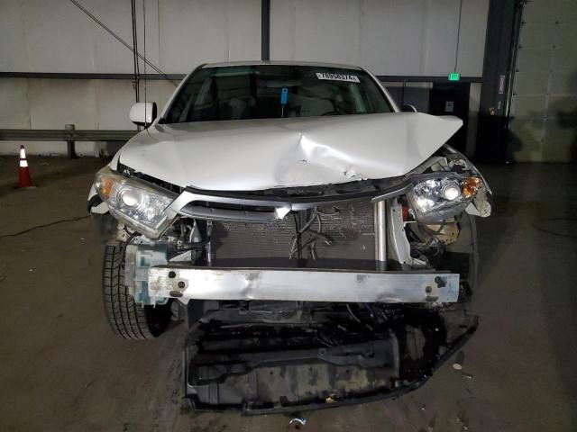 5TDBK3EH1BS078855 - 2011 TOYOTA HIGHLANDER BASE WHITE photo 5