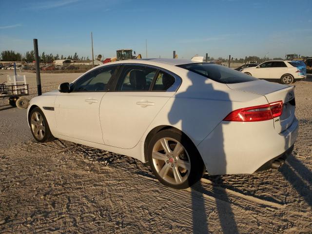 SAJAD4FN4JCP25170 - 2018 JAGUAR XE PREMIUM WHITE photo 2