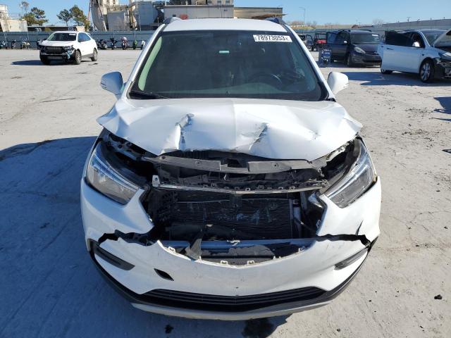 KL4CJASB8JB535947 - 2018 BUICK ENCORE PREFERRED WHITE photo 5