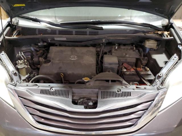 5TDKK3DCXFS614150 - 2015 TOYOTA SIENNA LE GRAY photo 12