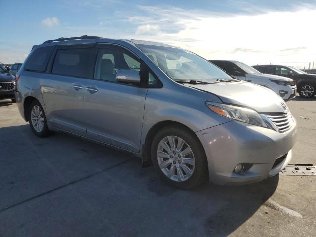 5TDYK3DC9FS660949 - 2015 TOYOTA SIENNA XLE SILVER photo 4