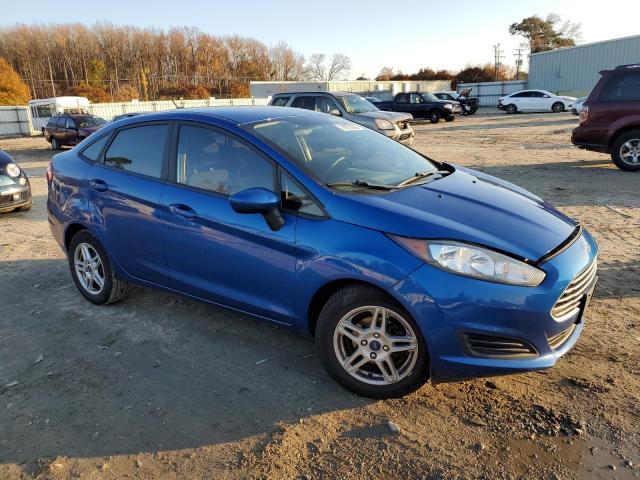 3FADP4BJ7JM147558 - 2018 FORD FIESTA SE BLUE photo 4