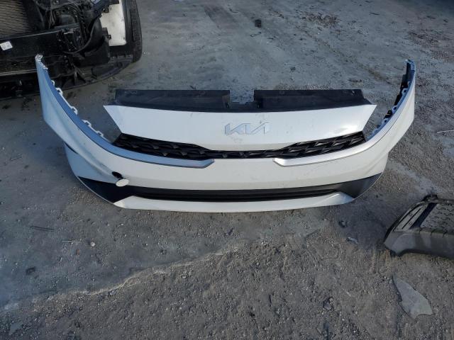 3KPF24AD5PE580070 - 2023 KIA FORTE LX WHITE photo 12