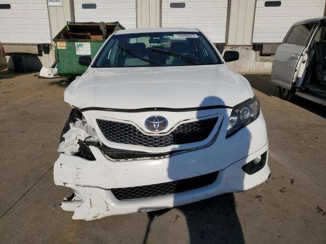 4T1BF3EK8BU742866 - 2011 TOYOTA CAMRY BASE WHITE photo 5