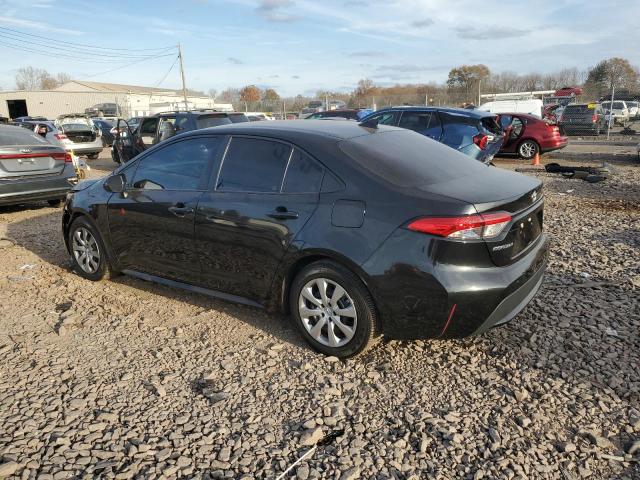 5YFEPMAE8NP365753 - 2022 TOYOTA COROLLA LE BLACK photo 2