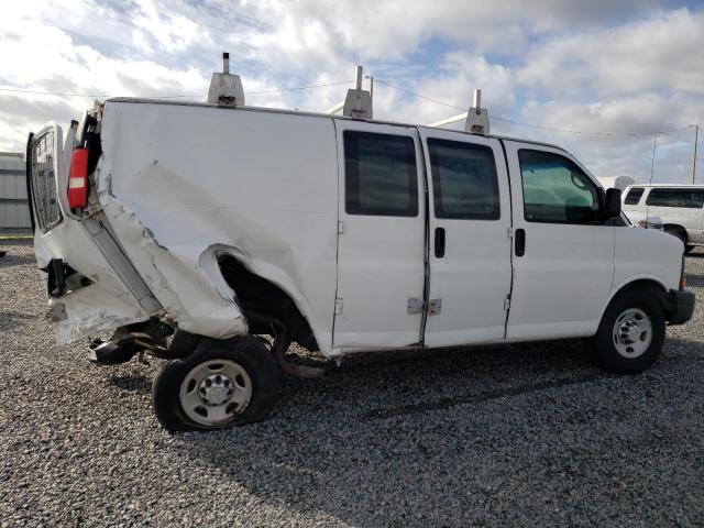 1GCWGFBAXE1113194 - 2014 CHEVROLET EXPRESS G2 WHITE photo 3