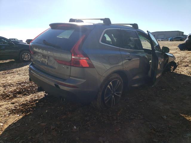 YV4A22RK9J1030668 - 2018 VOLVO XC60 T6 MOMENTUM GRAY photo 3