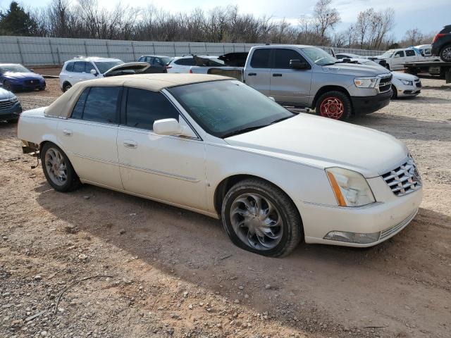 1G6KD57Y78U185855 - 2008 CADILLAC DTS WHITE photo 4