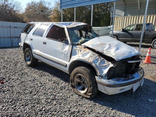 1GNCS13W9X2133620 - 1999 CHEVROLET BLAZER WHITE photo 4