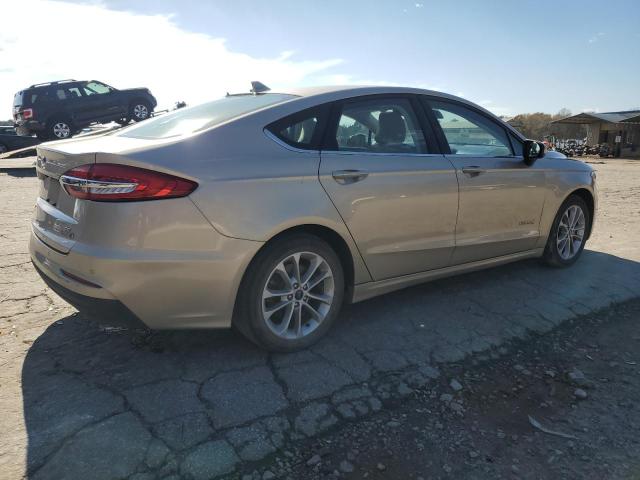 3FA6P0LU6KR241526 - 2019 FORD FUSION SE GOLD photo 3