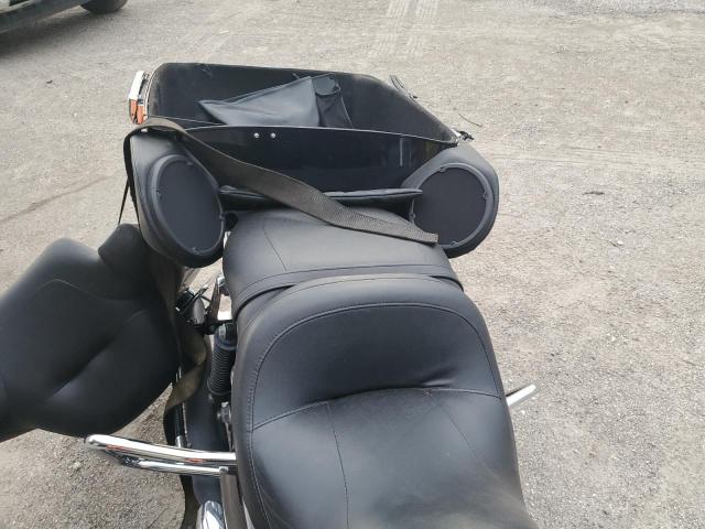 1HD1KGF17KB661439 - 2019 HARLEY-DAVIDSON FLTRU TWO TONE photo 6