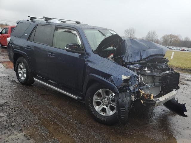 JTEBU5JR2H5423065 - 2017 TOYOTA 4RUNNER SR5/SR5 PREMIUM 蓝色 照片 4