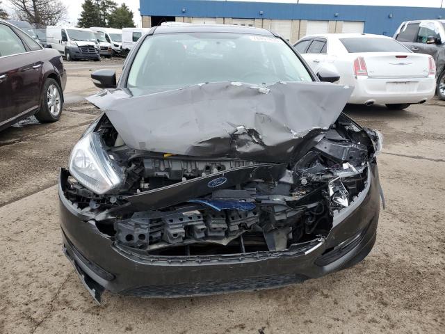 1FADP3K23FL381188 - 2015 FORD FOCUS SE CHARCOAL photo 5