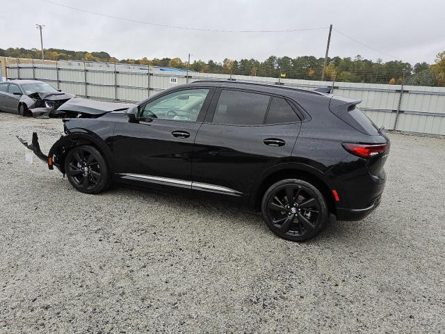 LRBFZNR44PD078124 - 2023 BUICK ENVISION ESSENCE შავი ფოტო 2