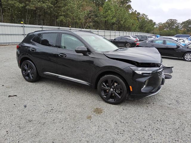 LRBFZNR44PD078124 - 2023 BUICK ENVISION ESSENCE შავი ფოტო 4