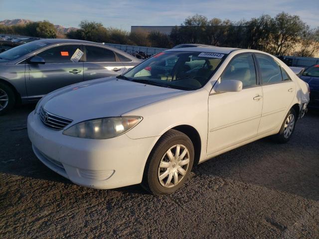 4T1BE32K85U020888 - 2005 TOYOTA CAMRY LE WHITE photo 1
