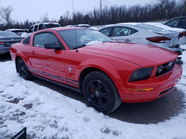 1ZVHT80N865233346 - 2006 FORD MUSTANG RED photo 4