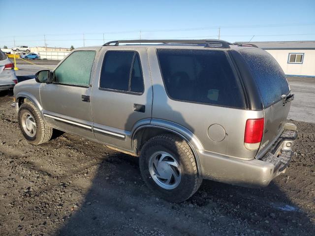 1GNDT13W612218729 - 2001 CHEVROLET BLAZER TAN photo 2