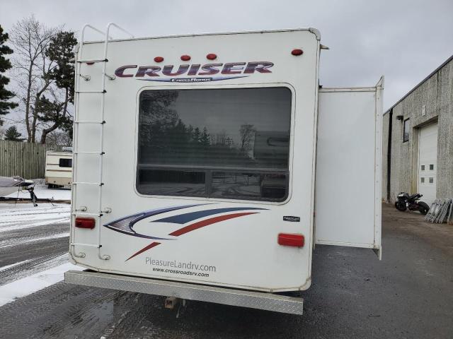 4V0FC3126AE004745 - 2010 CROS CRUISER WHITE photo 8