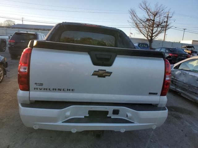 3GNVKGE06AG239641 - 2010 CHEVROLET AVALANCHE LTZ WHITE photo 6