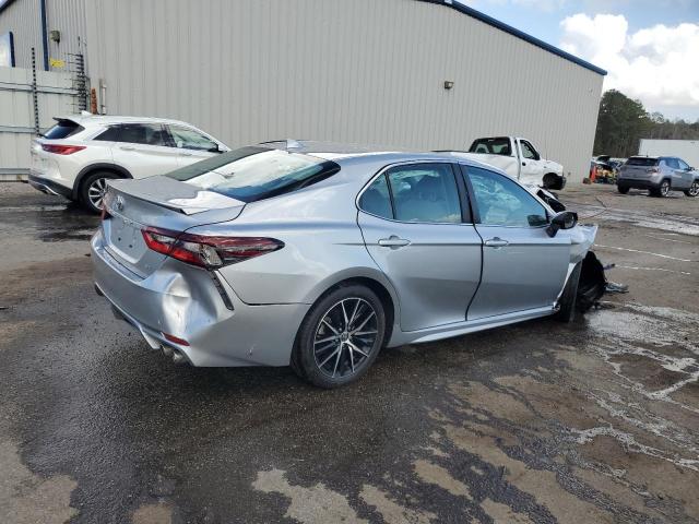 4T1G11AK2RU856662 - 2024 TOYOTA CAMRY SE NIGHT SHADE SILVER photo 3