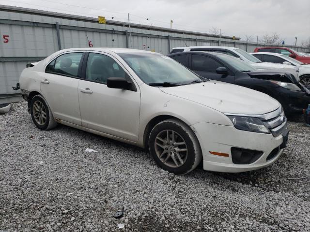 3FAHP0GAXBR268446 - 2011 FORD FUSION S WHITE photo 4