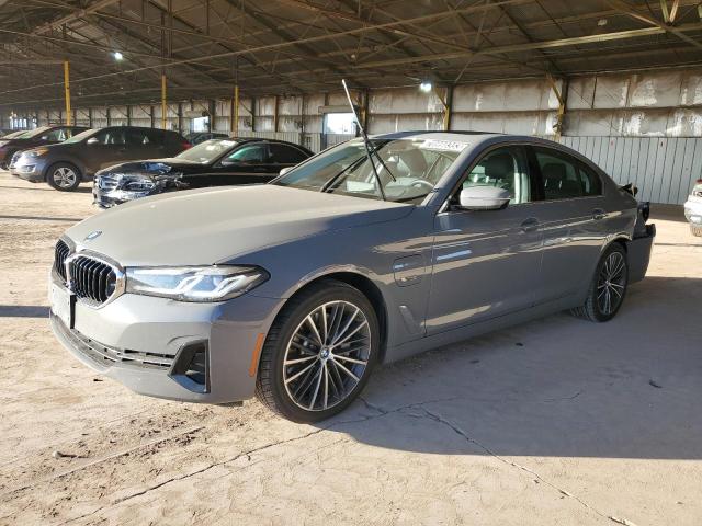 WBA33AG05NCK96328 - 2022 BMW 530XE GRAY photo 1