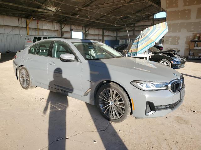 WBA33AG05NCK96328 - 2022 BMW 530XE GRAY photo 4