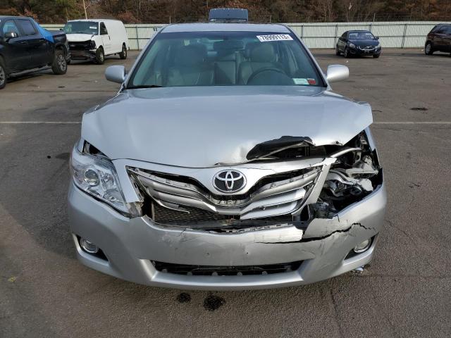 4T4BF3EK5BR155093 - 2011 TOYOTA CAMRY BASE SILVER photo 5