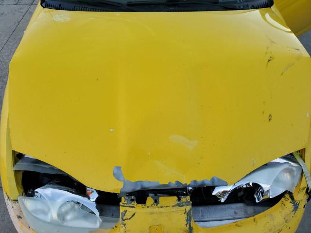 1G8ZR12781Z333552 - 2001 SATURN SC2 YELLOW photo 11