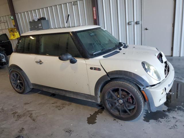 WMWRE334X4TD81272 - 2004 MINI COOPER S WHITE photo 4