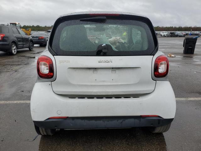 WMEFJ5DA6GK153201 - 2016 SMART FORTWO WHITE photo 6