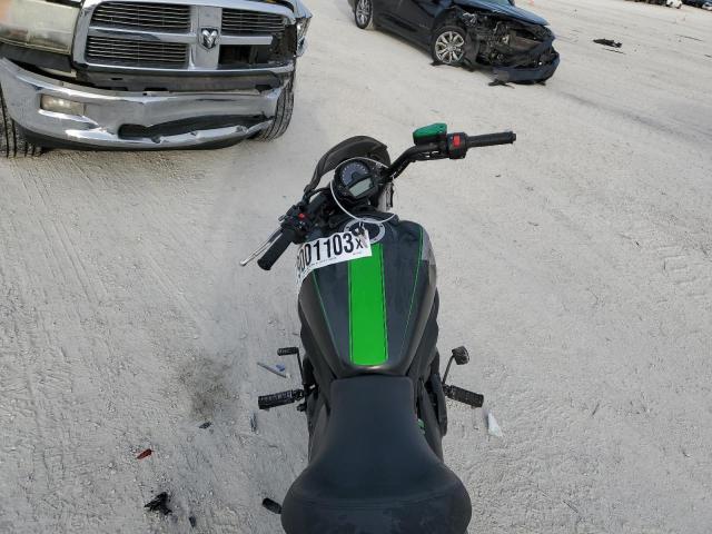 JKAENEB18GDA13153 - 2016 KAWASAKI EN650 B 黑色 照片 5