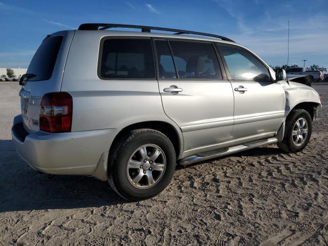 JTEEP21A040031125 - 2004 TOYOTA HIGHLANDER SILVER photo 3