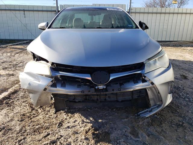 4T4BF1FK4GR516579 - 2016 TOYOTA CAMRY LE SILVER photo 5