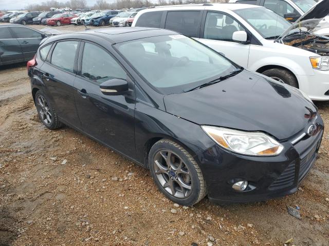 1FADP3K29DL131712 - 2013 FORD FOCUS SE BLACK photo 4