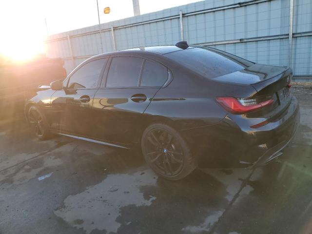 3MW5U7J03L8B27768 - 2020 BMW M340I BLACK photo 2