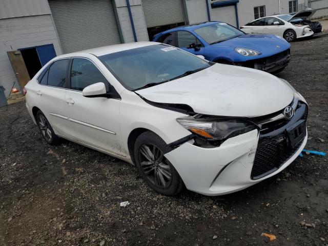 4T1BF1FK2HU644492 - 2017 TOYOTA CAMRY LE WHITE photo 4