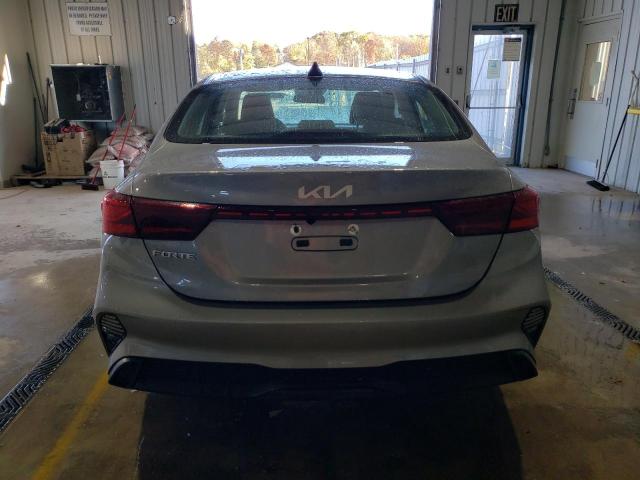 3KPF24AD8RE778743 - 2024 KIA FORTE LX GRAY photo 6