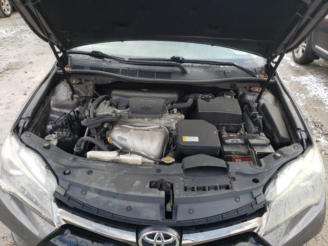 4T1BF1FKXGU119467 - 2016 TOYOTA CAMRY LE GRAY photo 11