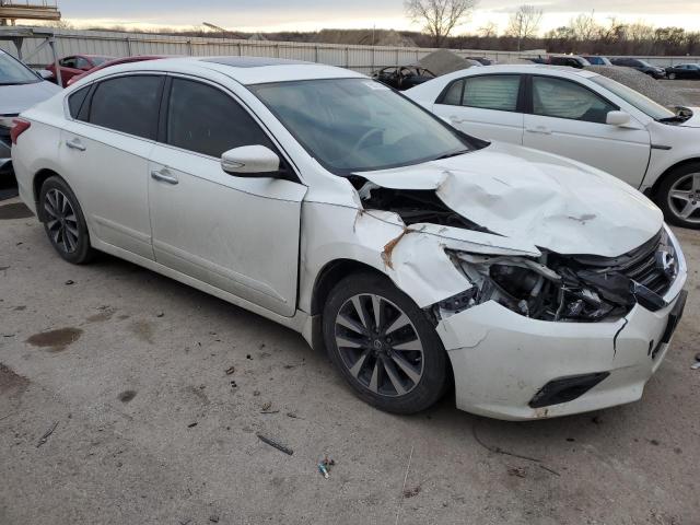 1N4AL3AP9HC170852 - 2017 NISSAN ALTIMA 2.5 WHITE photo 4