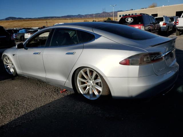 5YJSA1DP3DFP04655 - 2013 TESLA MODEL S ვერცხლისფერი ფოტო 2