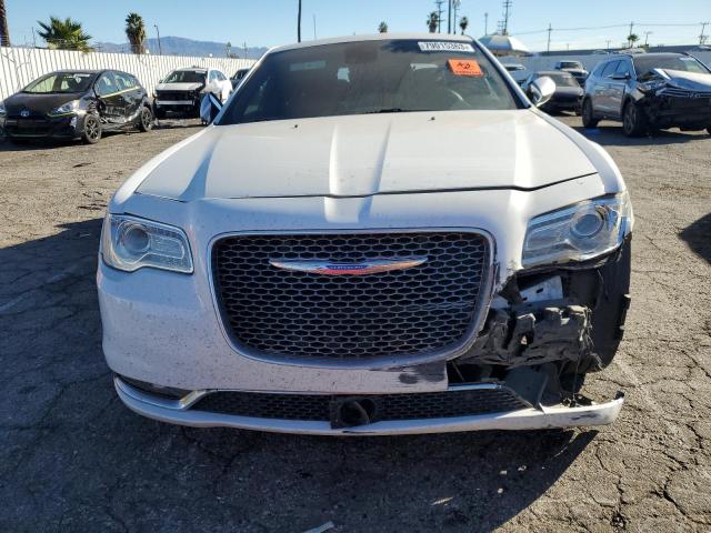 2C3CCAPT0HH540292 - 2017 CHRYSLER 300C PLATINUM WHITE photo 5