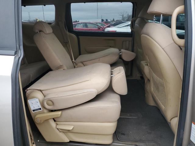 KNDMB5C15G6111342 - 2016 KIA SEDONA LX GOLD photo 11