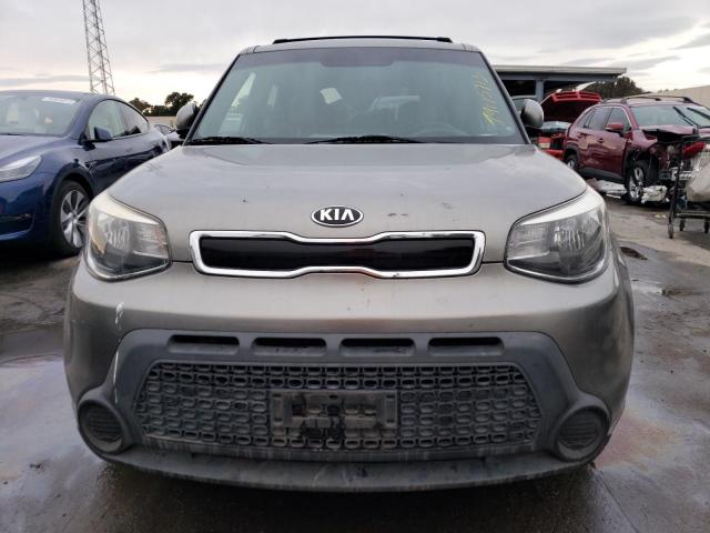 KNDJP3A5XF7173312 - 2015 KIA SOUL + GRAY photo 5