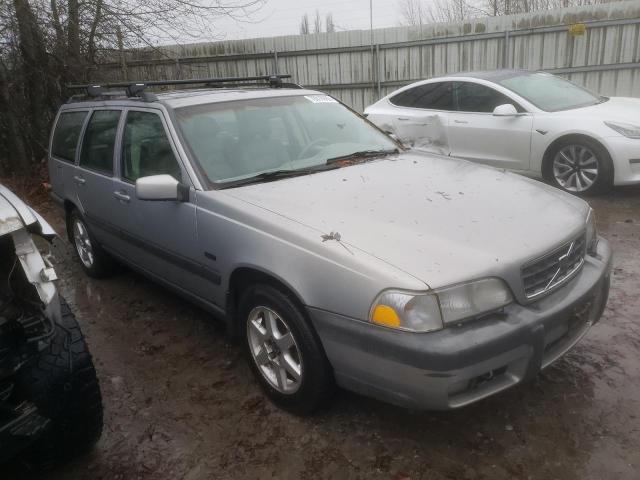 YV1LZ5648W2455521 - 1998 VOLVO V70 XC GRAY photo 4