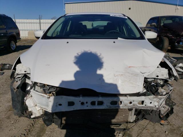 1FAHP3F21CL315701 - 2012 FORD FOCUS SE WHITE photo 5