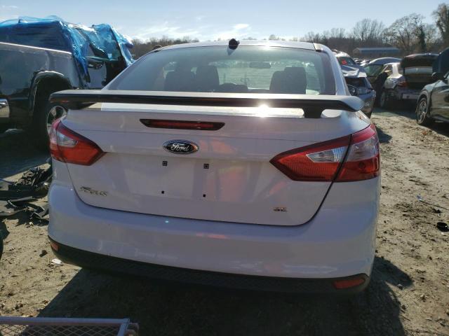 1FAHP3F21CL315701 - 2012 FORD FOCUS SE WHITE photo 6